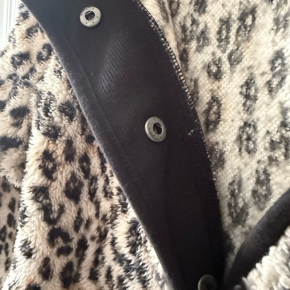 NWOT Maurice Leopard Print pullover fleece Women's Jacket - Picture 4 of 5